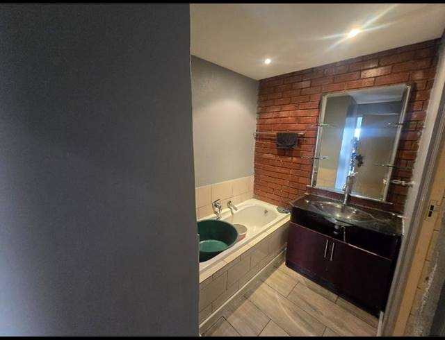 1 BEDROOM PROPERTY TO RENT IN BRAAMFONTEIN